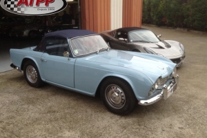TRIUMPH TR4  LOTUS ELISE